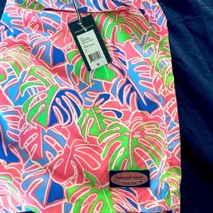 Vineyard Vines NWT Mens Medium Swim